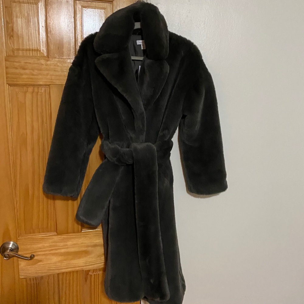 Super cute brand new faux fur coat